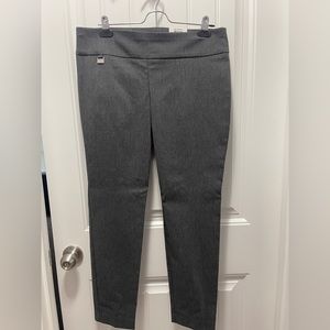 Super cute and comfy skinny legged trousers with tummy control! 12 Petite/Skinny
